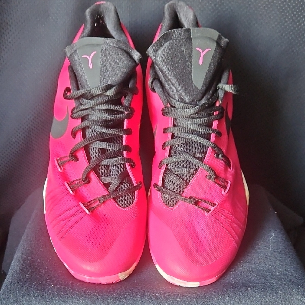 2015 Nike HyperChase‎ “Think Pink” Kay Yow BCA Vivid Pink 705363-602 Men’s Sz 12